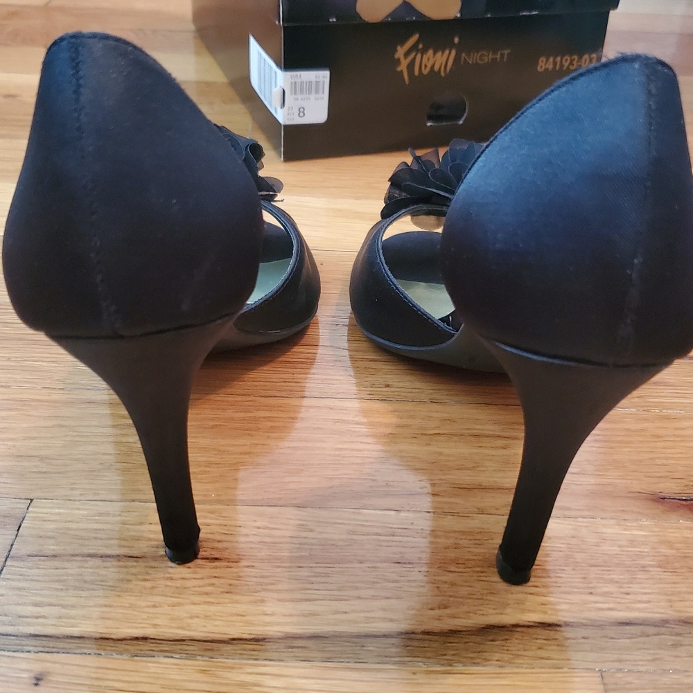Black Peep Toe High Heels With Bow - Picture 3 of 8